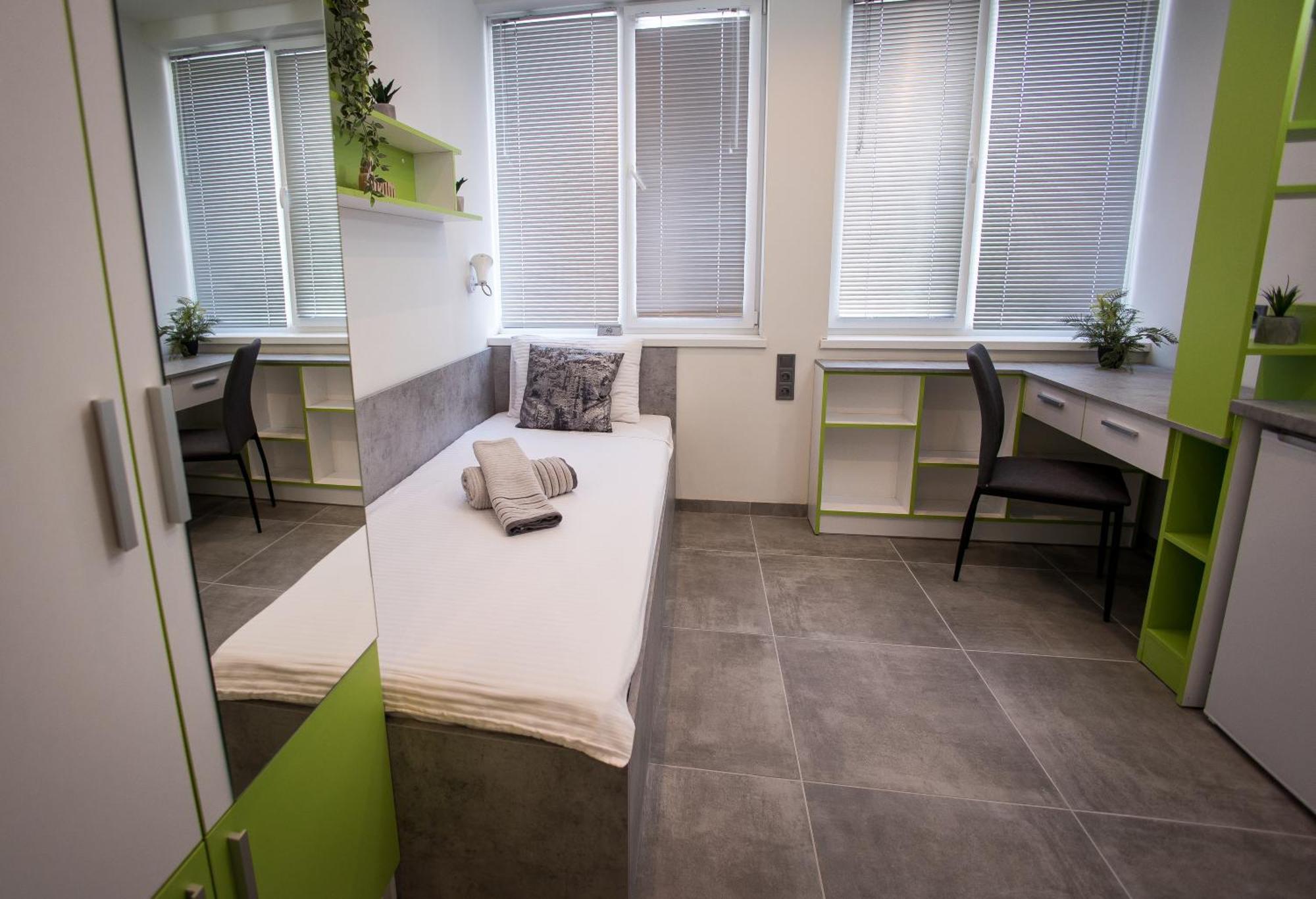 Dorm Bg Pet-Friendly Aparthotel Стара-Загора Экстерьер фото