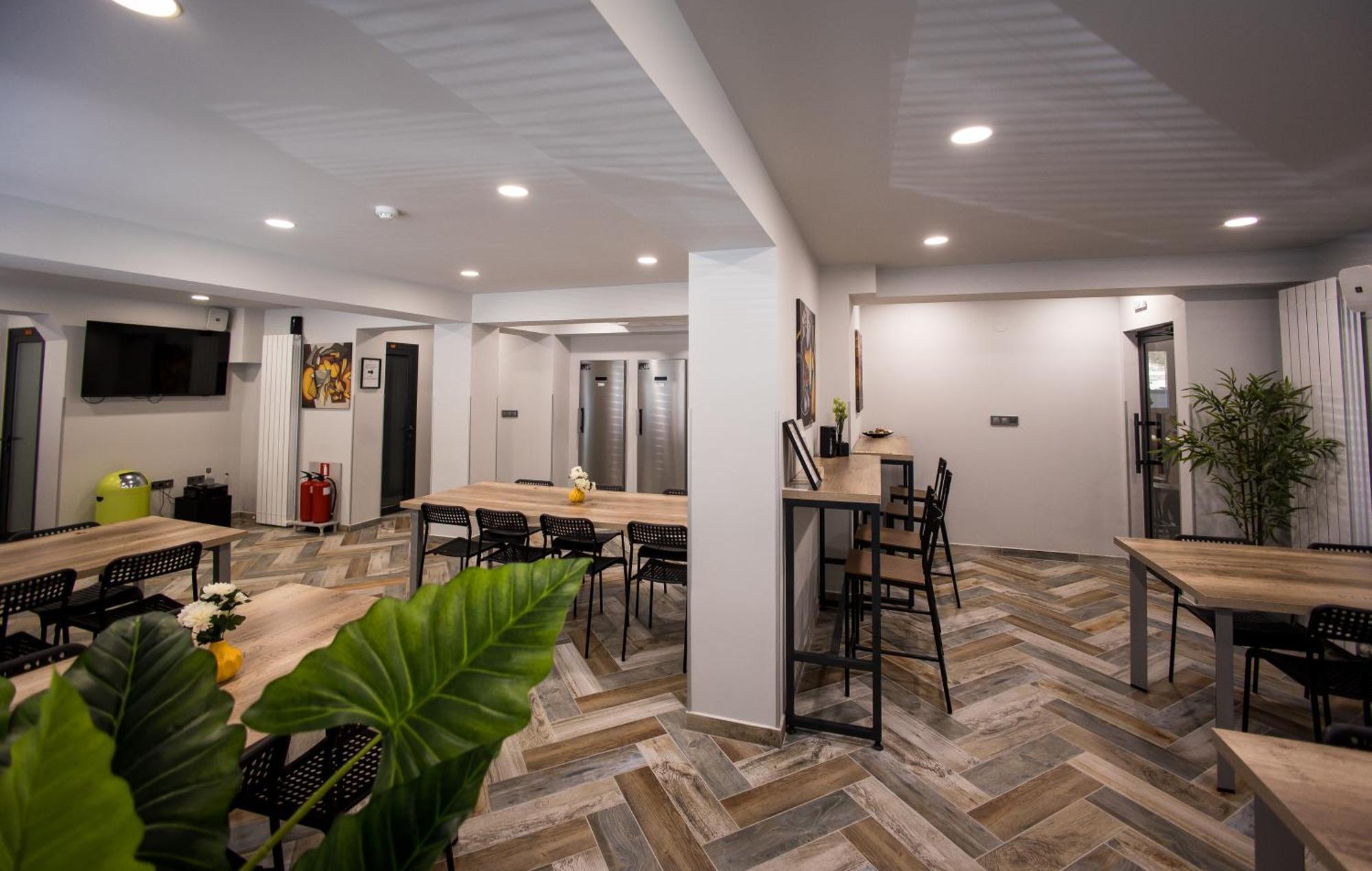 Dorm Bg Pet-Friendly Aparthotel Стара-Загора Экстерьер фото